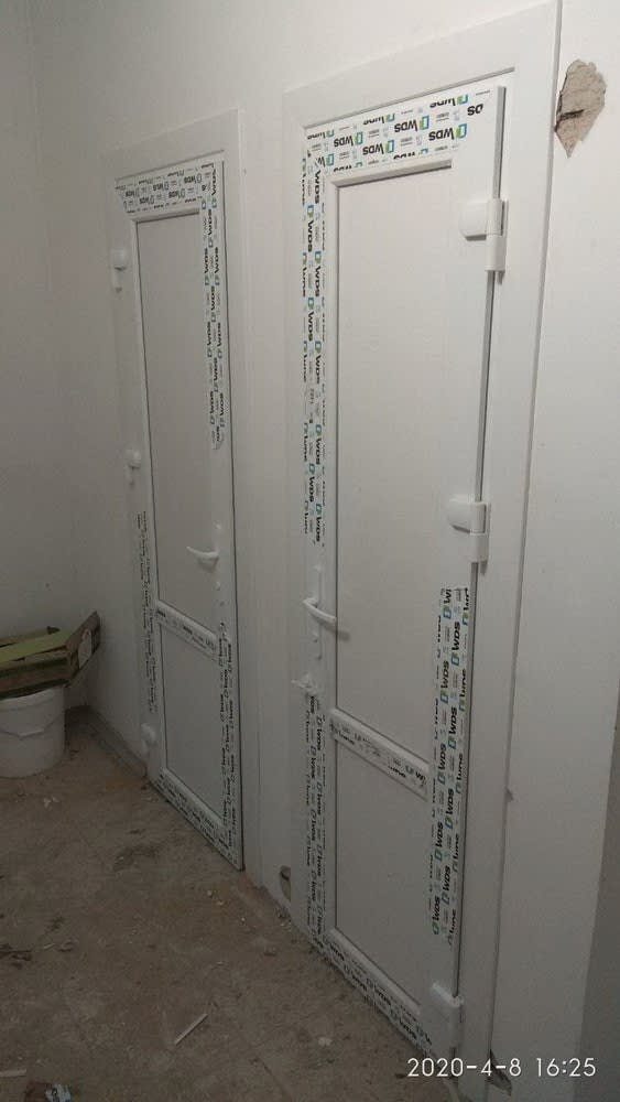 Глухие пластиковые двери