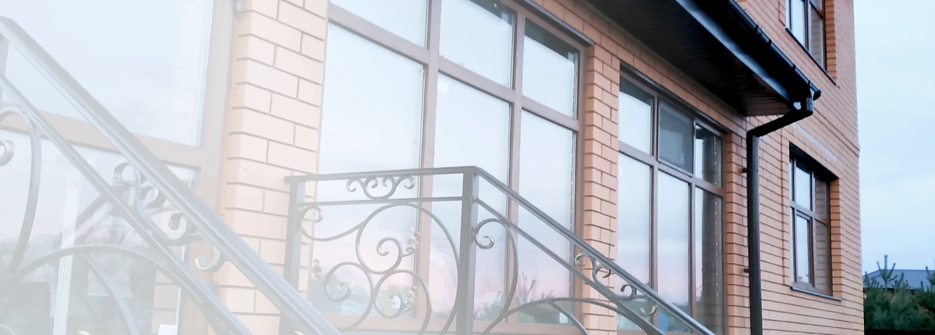 /themes/default/assets/img/banner/bc.webp